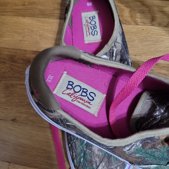 Bobs - Picture 3 of 5